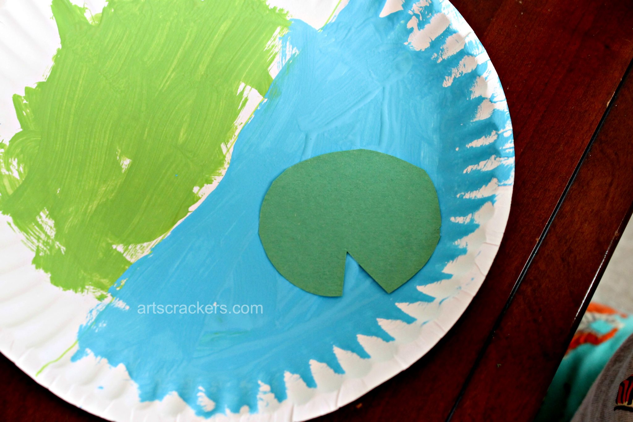 Frog on a Lily Pad Pond Plate Step 3