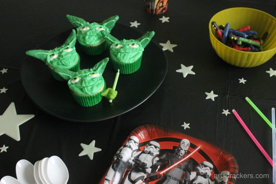 Star Wars Rebel Party Cupcakes and Decor