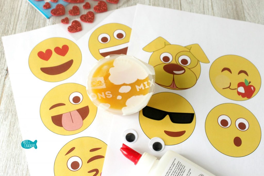 Emoji Fruit Cups Supplies