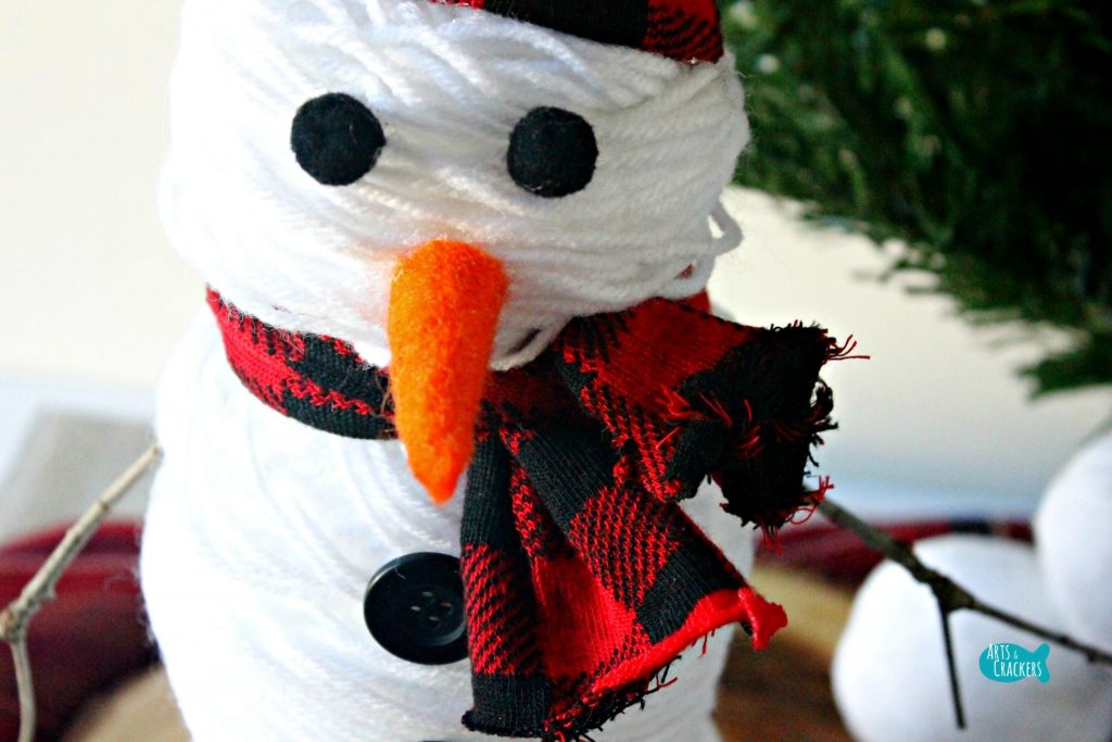 Yarn Ball Snowman Close