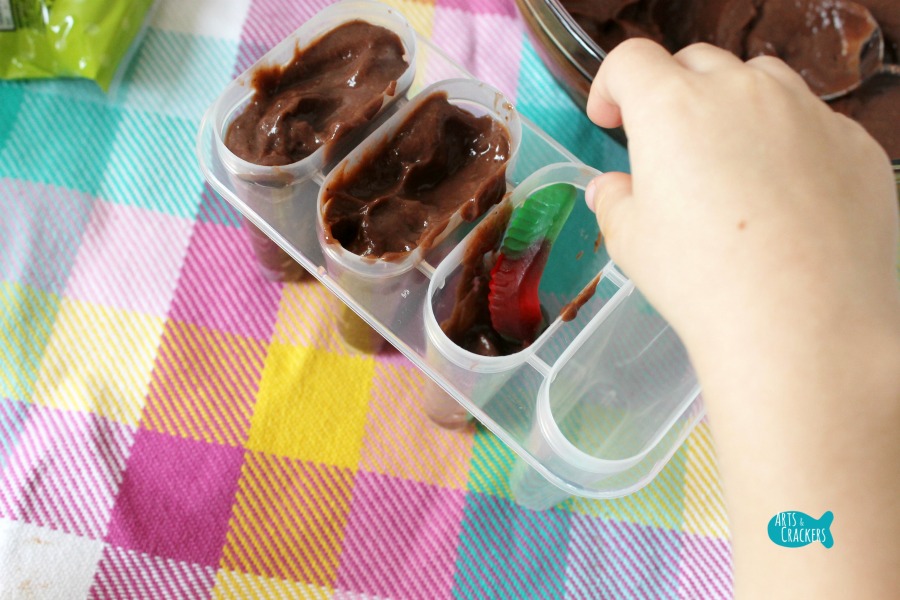 Frozen Dirt Cup Pudding Fudge Pops Step 4