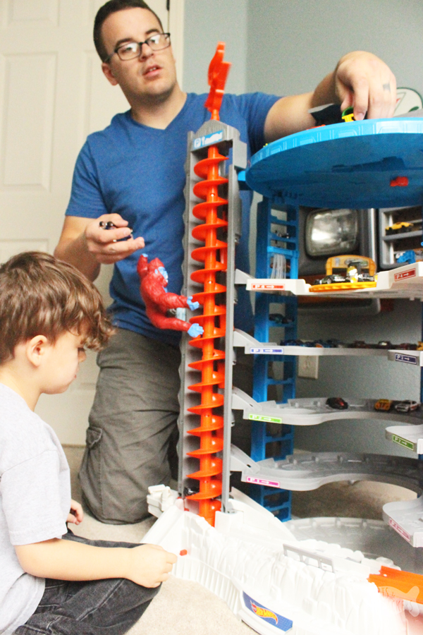 Playing with dad is a great time for bonding and hands-on education that sticks. Here are 7 ways playing with dad is educational with Hot Wheels | parenting | father and son | fun for boys | #parenthood #handsoneducation #earlychildhoodeducation #educationalactivities #dadandboys #fatherandson #indooractivities #sentimentalparenting #positiveparenting #gentleparenting making education stick #learningactivities #makingmemories #hotwheels