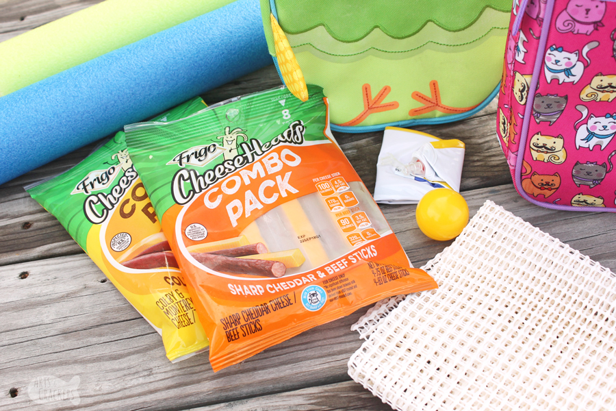 Enjoy summer vacation with this interactive tabletop beach volleyball activity and summer snack | kids activities | snack time | Frigo Cheese | fun food | volleyball snack | volleyball game | tabletop games | summer activities #kidsactivities #volleyball #snacks #summervacation #momblogger