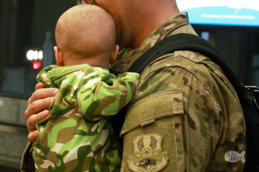Breastfeeding as a military spouse when your husband is deployed is hard, but these tips will make breastfeeding during deployment easier | advice from a military spouse #usaf #militaryspouse #breastfeeding #motherhood #militaryfamily #tricare