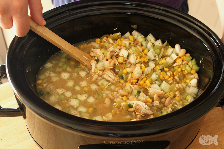 Whether you have leftover turkey from Thanksgiving or you want a cozy fall or winter meal, this Slow Cooker White Turkey Chili recipe is sure to be a hit | turkey leftovers recipe | slow cooker recipes | soup recipes | turkey recipe | slow cooker soup | crock pot soup | white chicken chili | thanksgiving leftovers | #recipe #thanksgiving #slowcooker