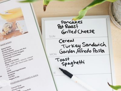 Plan meals for the week with ease using our Incredible Meal Planning Menu. It is full of ideas for every meal of the day, no more guessing | Meal Plan | Menu Ideas | Dinner Ideas | Family Dinner | Organization | Printables | Kitchen Organization | Life Hack | Weekly Menu | Home Organization | Meal Planner | Meal Ideas for Families #mealplan #getorganized #dinnerideas