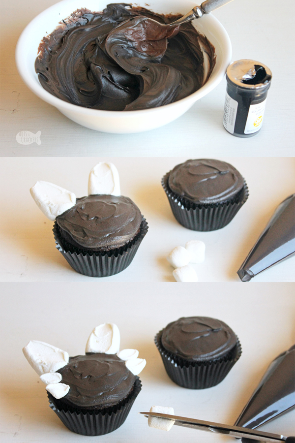 Host a "How To Train Your Dragon 3" Movie Night or party with these adorable Dragon Cupcakes and the How to Train Your Dragon 3 Walmart Exclusive DVD Gift Set from Walmart | Toothless Cupcake | Toothless Dragon | Light Fury | Night Fury | Toothless Girlfriend | Cupcake Decorating | Cake Decorating | Cute Cupcakes | Cupcake Tutorial | Dragon Cake | #cakedecorating #dragon #cupcakes