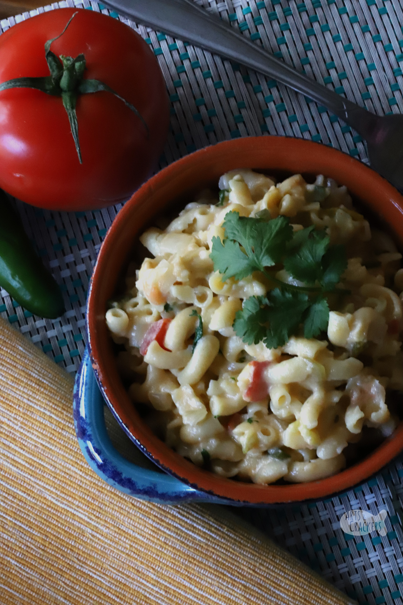 Mexican Mac and Cheese Recipe | Creamy Macaroni and Cheese with a Mexican Inspired Twist | #mexicanmac #pasta #mexicanflavors #macaroniandcheese #spicymacaroni #quesocheese #tomatillos
